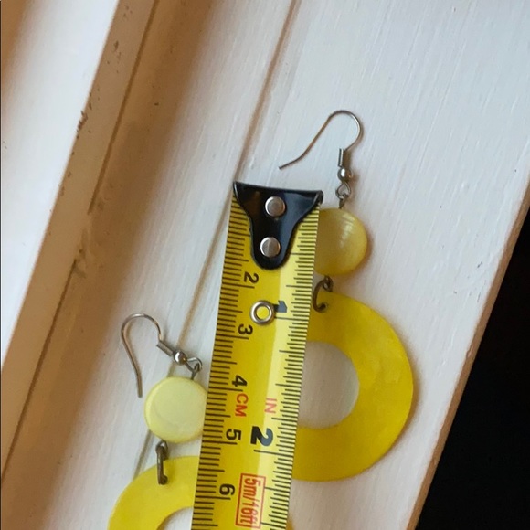 Vintage Yellow painted Motjer of Pearl Earrings - Picture 2 of 2